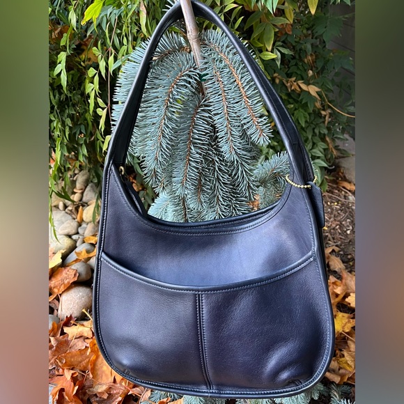 Coach Handbags - Vintage Coach Ergo Pocket Zip 9033 Navy Blue